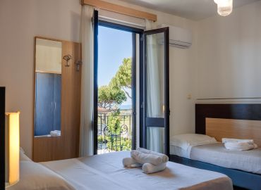 Camera Tripla Virginia Hotel Marina di Massa